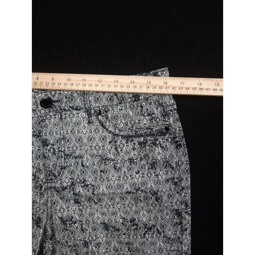 Bandolino Amy Short-Black Stamp Melody-Size 10 - Picture 5 of 7